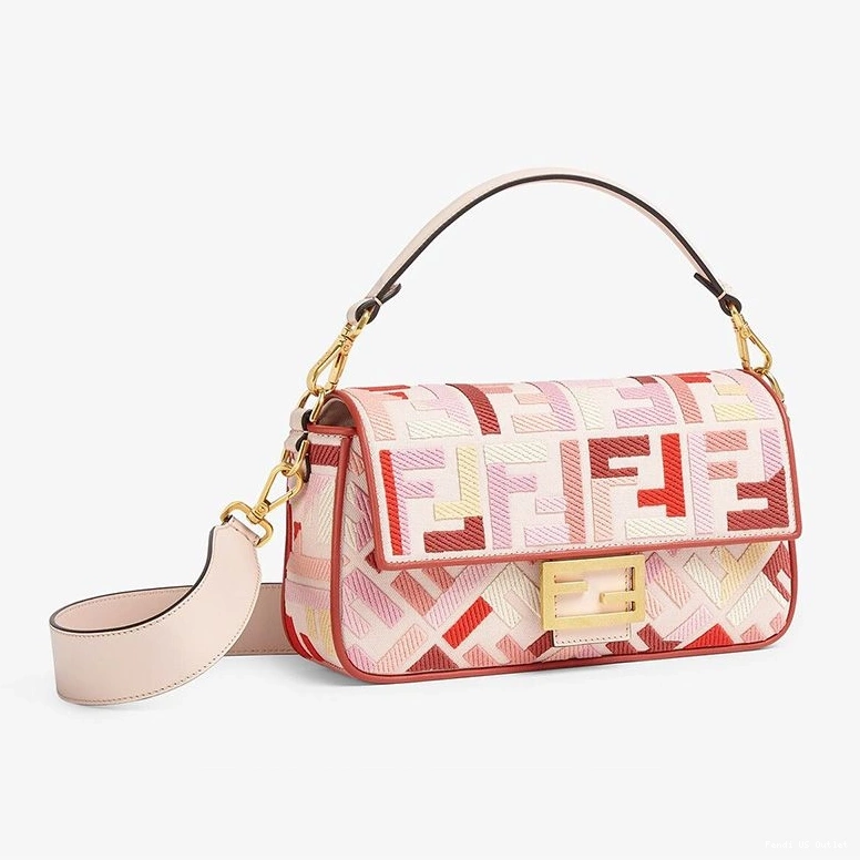 Vintage HOT Bag Baguette In Canvas Motif Red Fendi FF Medium Pink 0709